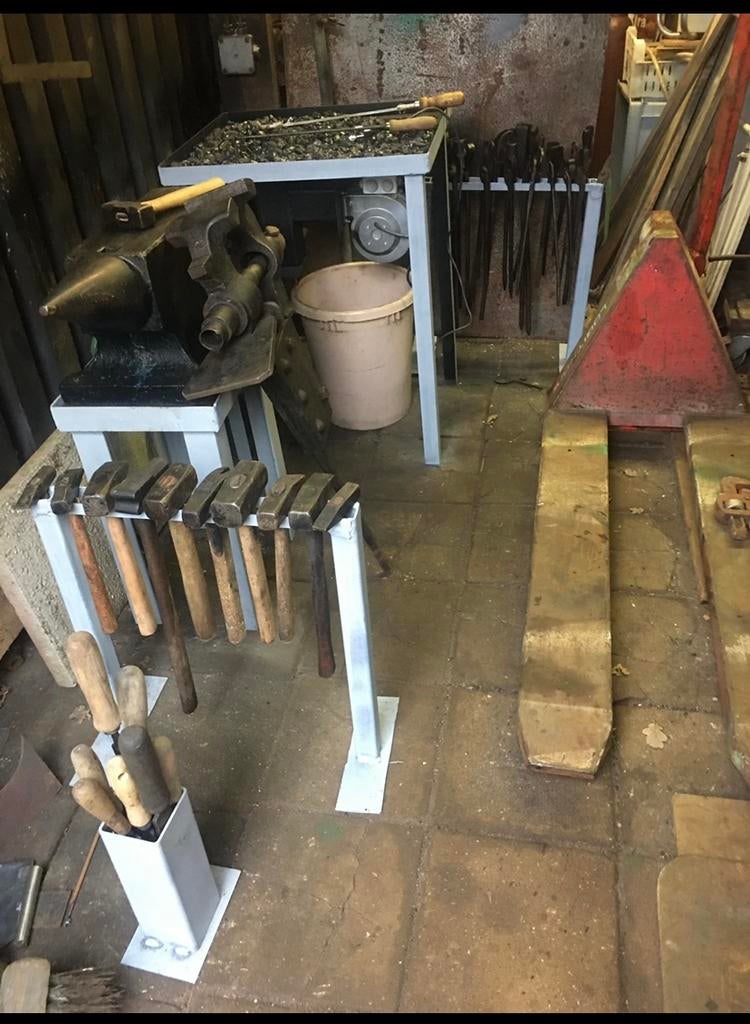 Aambeeld smeden smederij smidse, Ophalen