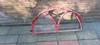 Antiek boerderij kantelraam - Uniek rood raam, Gevelraam of Ruit, Gebruikt, Minder dan 80 cm, 80 tot 120 cm