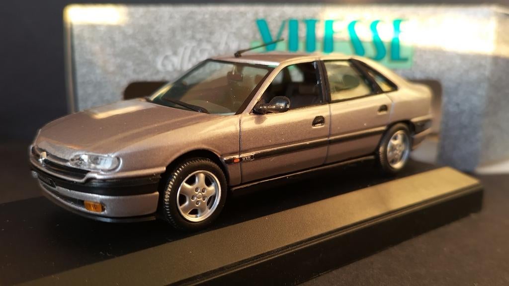 Renault Safrane Rxe V6 1993 1:43 Vitesse Pol, Hobby en Vrije tijd, Modelauto's | 1:43, Overige merken, Auto, Sun star development