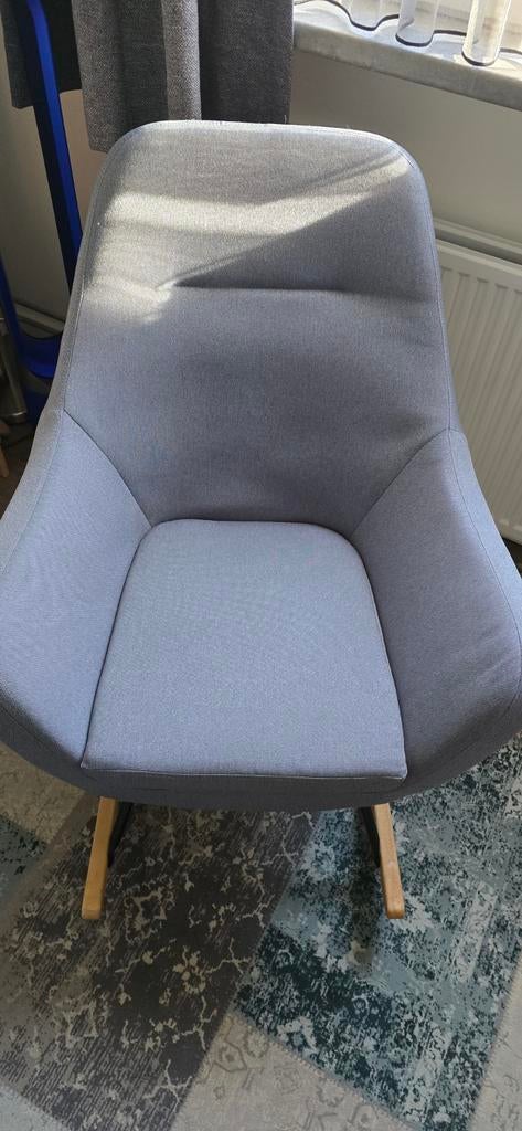 Grijze schommelstoel, Ophalen, Gebruikt, Stof, Eén