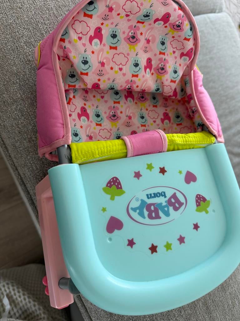 Baby Born eettafel / poppenstoel - Zo goed als nieuw, Kinderen en Baby's, Speelgoed | Poppen, Ophalen, Zo goed als nieuw, Babypop