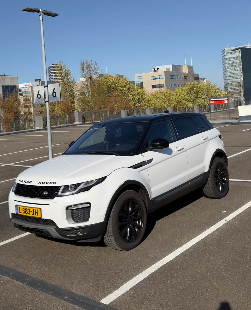 Land Rover Range Rover Evoque 2.0 TD4 4WD AUT 2017 Wit, Auto's, Automaat, Zwart, 2000 kg, USB