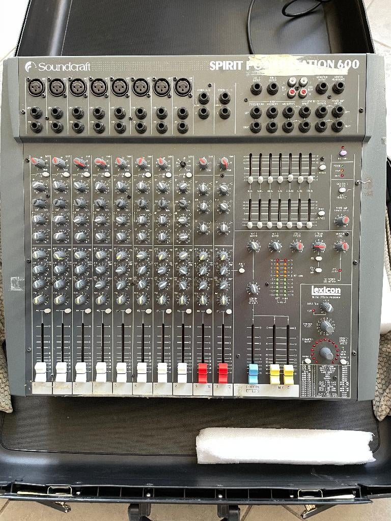 Soundcraft Spirit Powerstation 600, Muziek en Instrumenten, Mengpanelen, Ophalen, Zo goed als nieuw, 10 tot 20 kanalen, Microfooningang