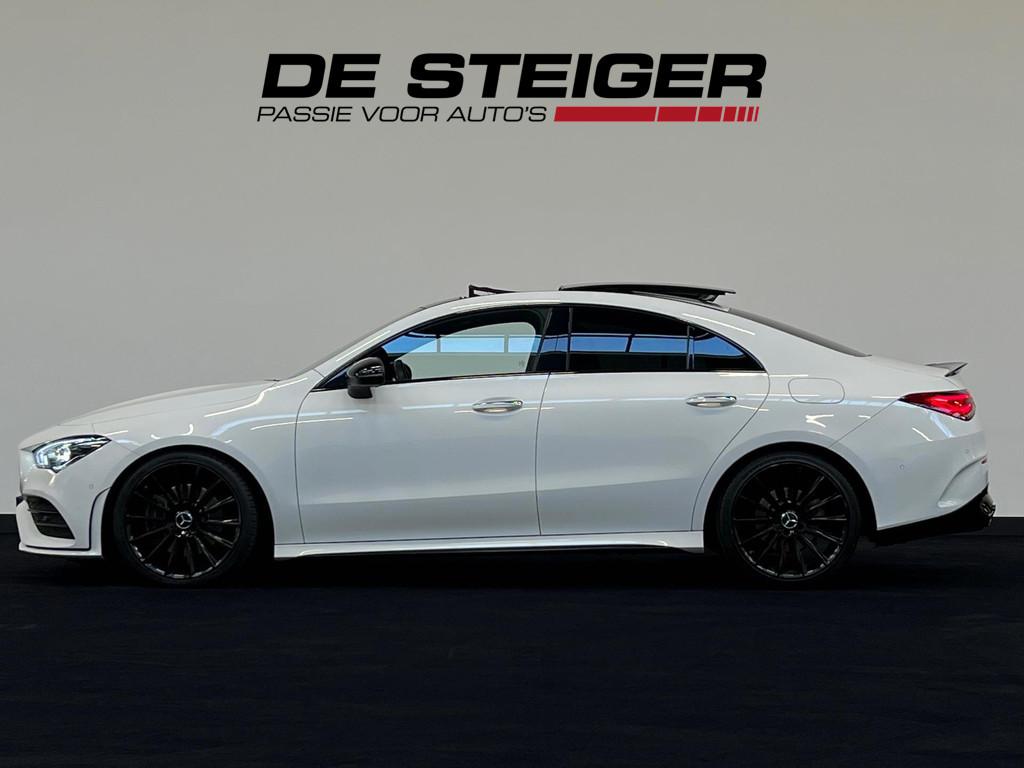 Mercedes-Benz CLA-klasse 250 e AMG 45 Blackpack Night Pano M, Auto's, Mercedes-Benz, CLA, Gebruikt, Zwart, 4 cilinders
