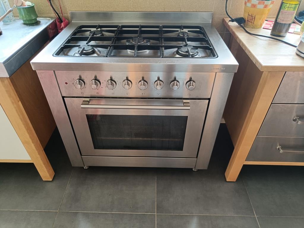 Bosch Solitaire Gasfornuis (RVS) met Heteluchtoven, Witgoed en Apparatuur, Fornuizen, Gebruikt, Vrijstaand, Gas, 5 kookzones of meer