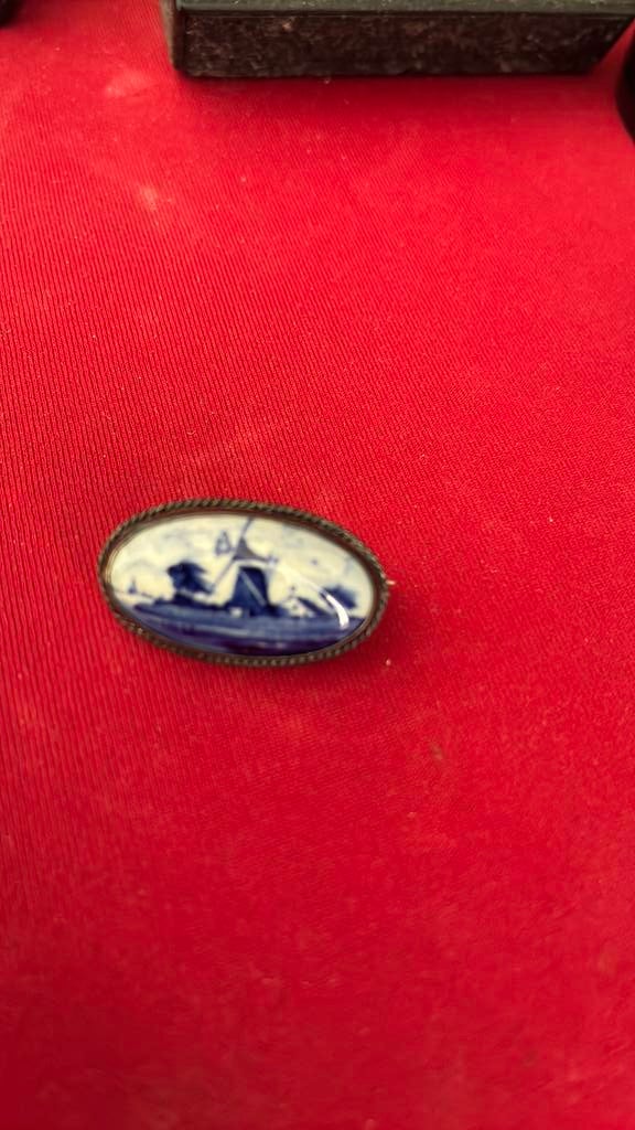 Zilver broche Delfts blauw, Gebruikt, Blauw, Minder dan 4 cm, Ophalen of Verzenden