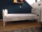 Eenpersoonsbed met wit geverfd houten frame, Huis en Inrichting, Slaapkamer | Bedden, Ophalen, Gebruikt, 90 cm, Eenpersoons