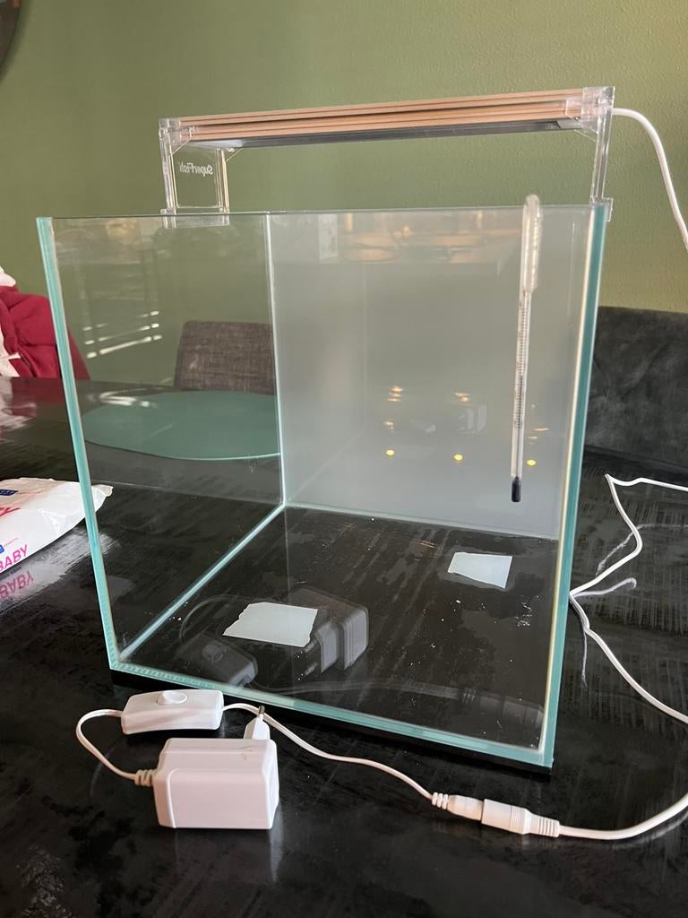 Superfish aquarium Scaper Qube 25 L 30 x 30 x 30 cm, Dieren en Toebehoren, Vissen | Aquaria en Toebehoren, Ophalen, Zo goed als nieuw