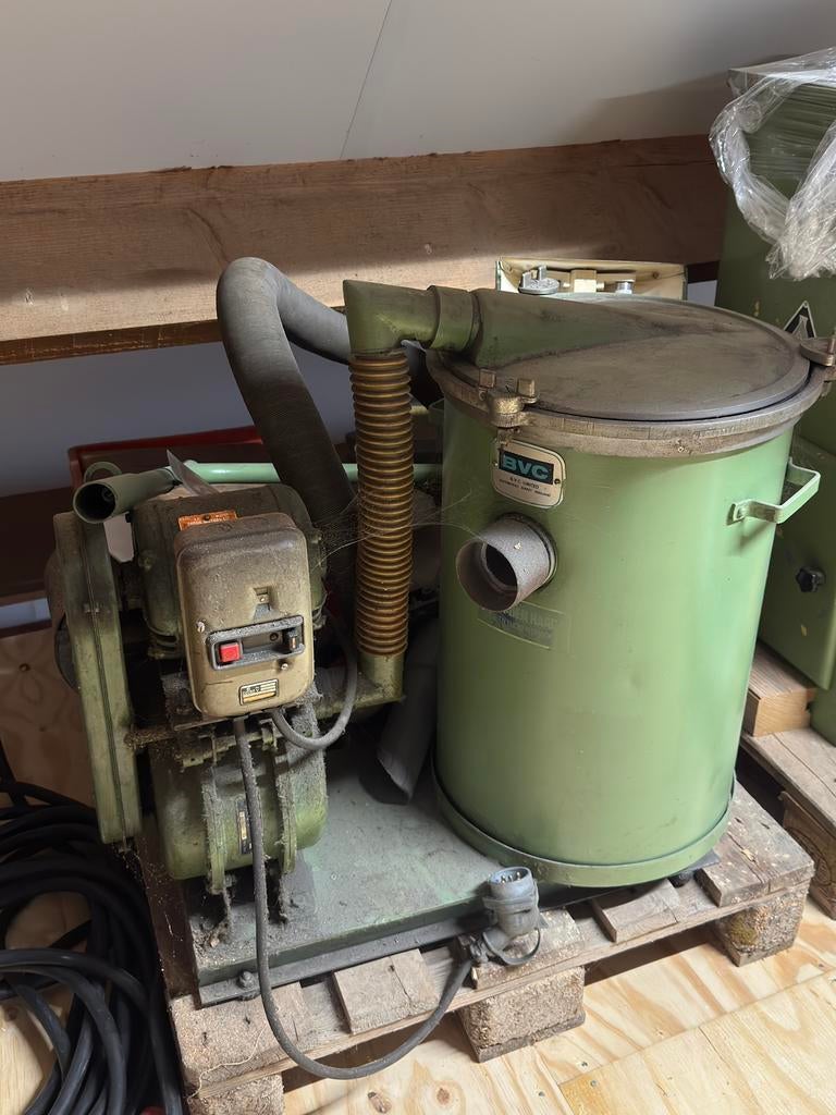 Slijpbank afzuiger, Ophalen, Zo goed als nieuw, Minder dan 700 watt