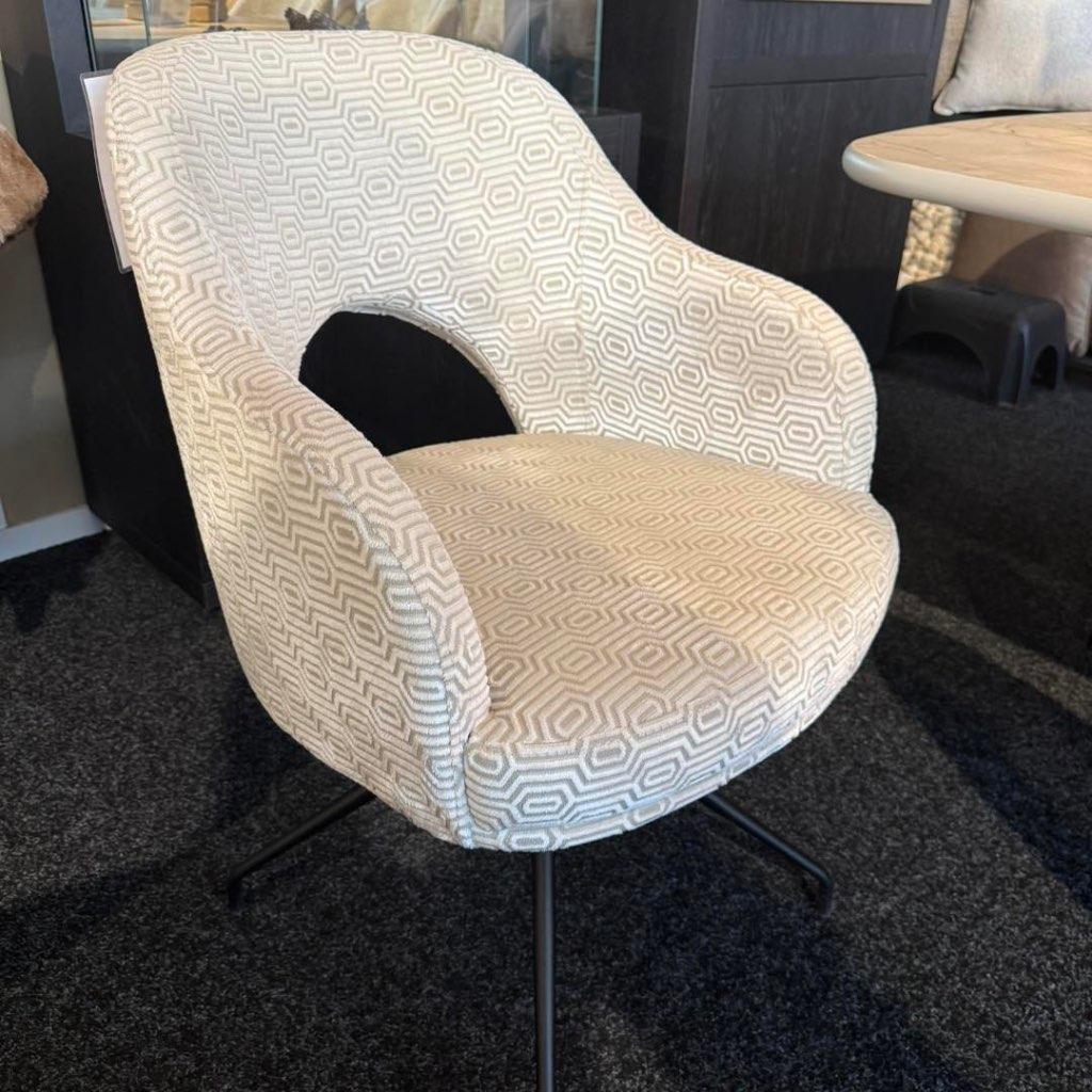 Set 4 stoelen Evan met arm van UrbanSofa, Ophalen, Overige kleuren, Markt 27-29 Wageningen, UrbanSofa