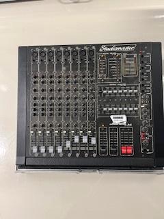 Mengpaneel * Geluidsboxen * Vocalist, Muziek en Instrumenten, Mengpanelen, Gebruikt, 5 tot 10 kanalen, Microfooningang, Ophalen