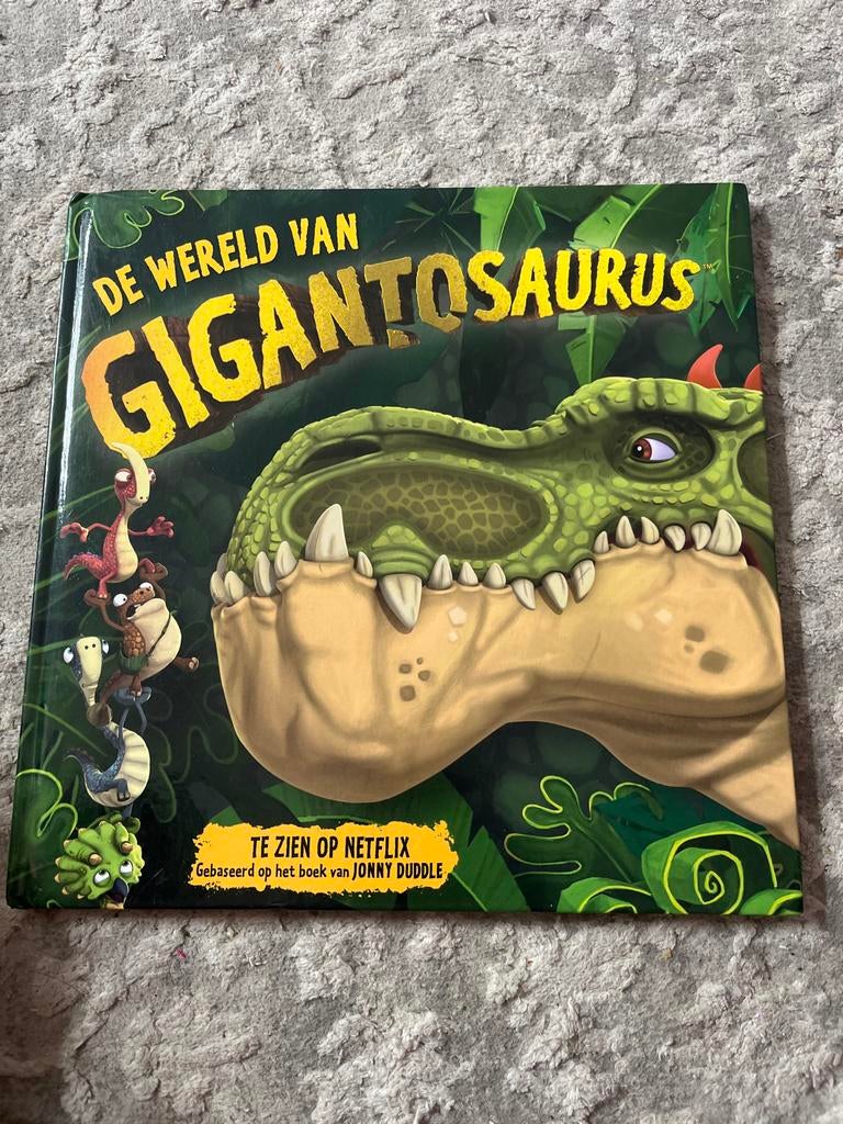 De Wereld van Gigantosaurus - Kinderboek, Fictie algemeen, Jongen of Meisje, Ophalen of Verzenden, Zo goed als nieuw