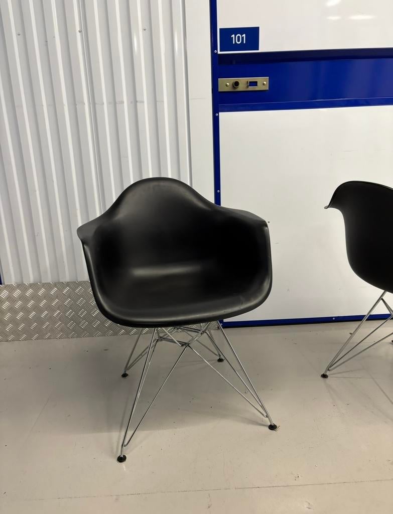 Zwarte eetkamer stoelen - kuipjes, Ophalen, Gebruikt, Zwart, Vier