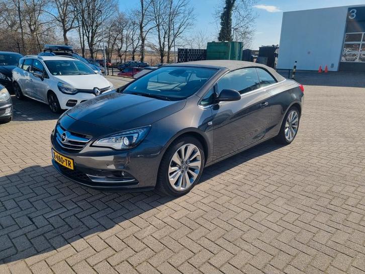 Opel Cascada 1.6 Turbo Cosmo 125KW H6 2015 Grijs, Auto's, Opel, Particulier, Cascada, Achteruitrijcamera, Airbags, Airconditioning