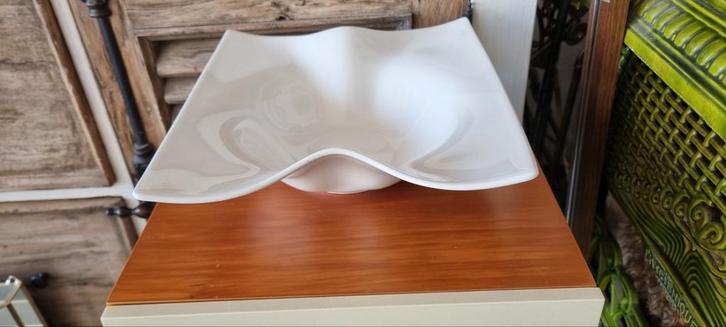 Villeroy & Boch Cera Witte schaal met golvende rand, Huis en Inrichting, Woonaccessoires | Schalen en Manden, Nieuw, Rond, Porselein of Keramiek