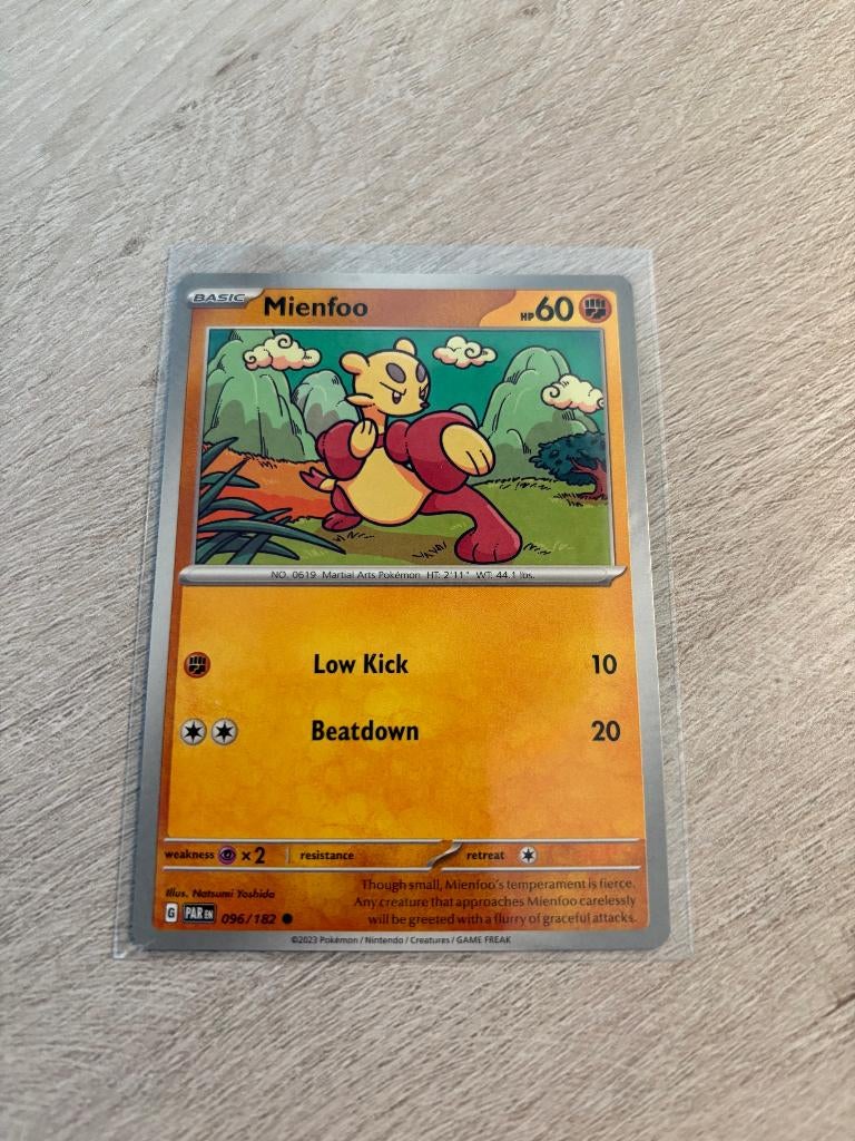 Mienfoo 096/182 Paradox Rift - Pokémon Kaart, Ophalen of Verzenden, Nieuw, Losse kaart