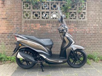 MOOIE SYM SYMPHONY ST SNOR SCOOTER MET WINDSCHERM ! BJ 2015 beschikbaar voor biedingen
