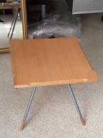 Bijzettafeltje, licht hout, 45 bij 45cm. Stalen pootjes, Ophalen, Minder dan 45 cm, Minder dan 55 cm, Gebruikt