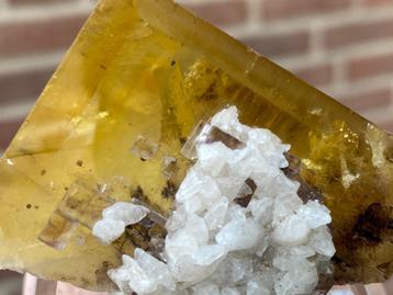 Fluoriet met Calciet, Illinois, USA beschikbaar voor biedingen