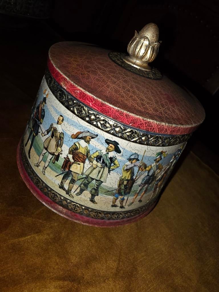 Vintage koektrommel met soldaten en krijgsheren, Minder dan 50 cm, Gebruikt, Overige materialen, Minder dan 50 cm