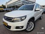 Volkswagen Tiguan 1.4 TSI Sport&Style Pano/Trekhaak/NWDistr., Voorwielaandrijving, Euro 5, 15 km/l, Zwart