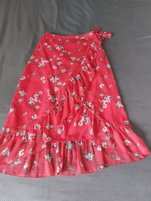 Bloemen overslag rok van Vero Moda, Kleding | Dames, Rokken, Zo goed als nieuw, Maat 34 (XS) of kleiner, Rood, Onder de knie, Ophalen of Verzenden