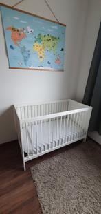 100 % hout babykamer met rieten manden., Kinderen en Baby's, Gebruikt, Jongetje of Meisje, Ophalen