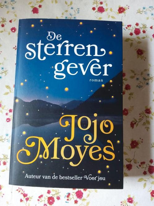 JOJO MOYES DE STERREN GEVER, Boeken, Chicklit, Zo goed als nieuw, Ophalen of Verzenden