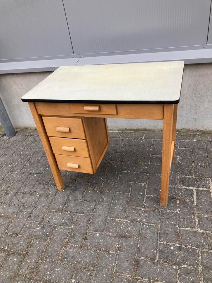 Bureau jaren 50 oud schoolbureau, Antiek en Kunst, Antiek | Kantoor en Zakelijk, Ophalen of Verzenden