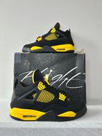 Nike Air Jordan 4 Retro Thunder (EU 43), Zwart, Ophalen of Verzenden, Jordan, Sneakers of Gympen