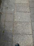 GRATIS  70 grindtegels 40x60 & 225 Gewone Tegels 30x30, Tuin en Terras, Tegels en Klinkers, Ophalen, Gebruikt, Minder dan 5 m²