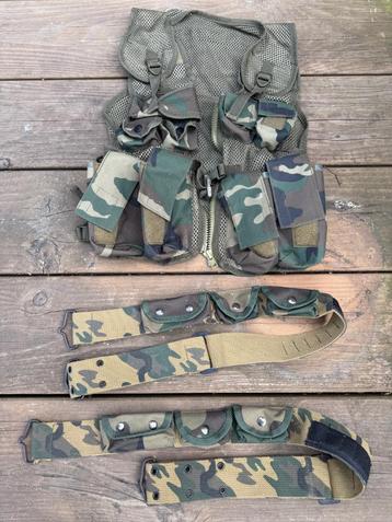 Militair speelgoed vest & koppel beschikbaar voor biedingen