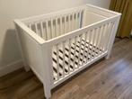Babybedje met bijpassende Commode - kleur wit, Kinderen en Baby's, Ophalen, Gebruikt, Ledikant