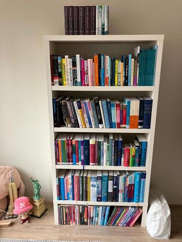 Boekenkast wit beschikbaar voor biedingen