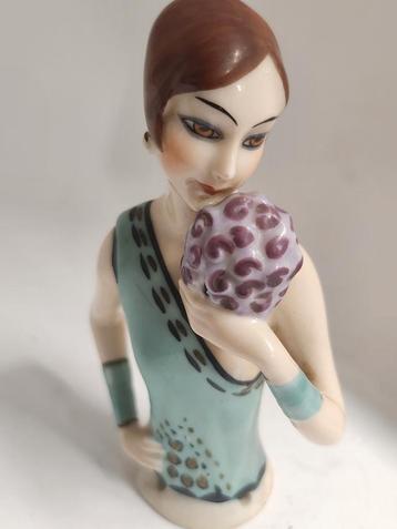 Art Deco Halfdoll Dame beschikbaar voor biedingen