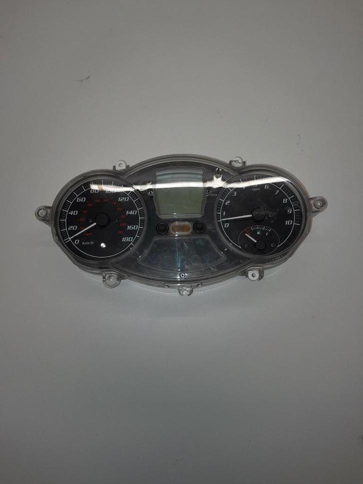 Piaggio mp3 dashboard kmteller MP3 onderdelen, Motoren, Tuning en Styling, Ophalen of Verzenden