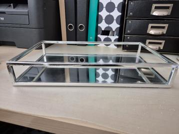 Spegiel plateau beschikbaar voor biedingen