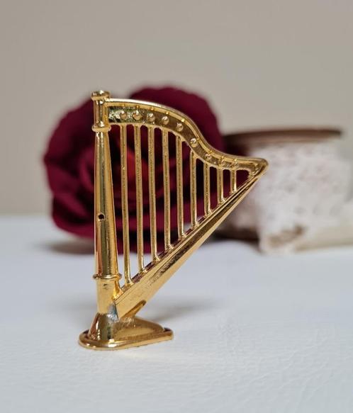 Harp harpje miniatuur goudkleur deco muziekkamer engeltje, Verzamelen, Poppenhuizen en Toebehoren, Zo goed als nieuw, Decoratie