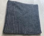 Grijze Gebreide Sjaal - Dames, Kleding | Dames, Maat 38/40 (M), Divided, Ophalen of Verzenden, Zo goed als nieuw