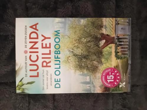 Lucinda Riley - De olijfboom, Boeken, Literatuur, Zo goed als nieuw, Nederland, Ophalen