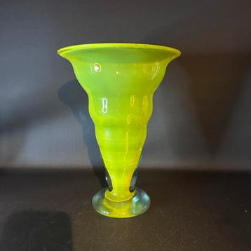 Knaller…Mondgeblazen studioglas art glass vaas, 32 cm hoog. beschikbaar voor biedingen