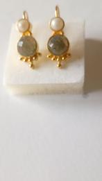 Fraaie zilver vergulde oorbellen Labradoriet en Parel, Hangers, Verzenden, Nieuw, Met edelsteen