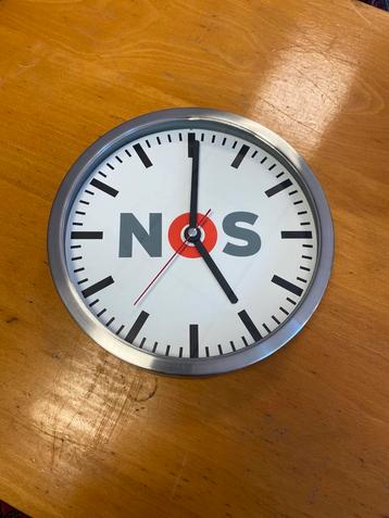 Originele NOS klok  beschikbaar voor biedingen
