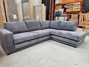 Nieuwe Hoekbank - 260x205cm beschikbaar voor biedingen