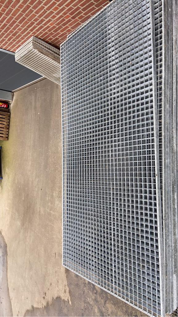 Gegalvaniseerde looptoosters, ijzeren looproosters, Doe-het-zelf en Verbouw, Metalen, Zo goed als nieuw, IJzer, Ophalen