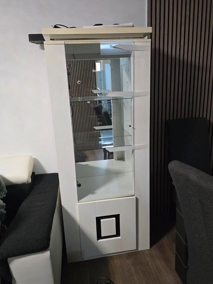 Witte vitrinekast met glazen planken, Huis en Inrichting, Kasten | Vitrinekasten, Zo goed als nieuw, 150 tot 200 cm, Minder dan 50 cm
