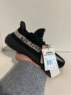 Yeezy 350 V2 Oreo (Black/White) maat 38,5, ., Zwart, Nieuw, Ophalen of Verzenden