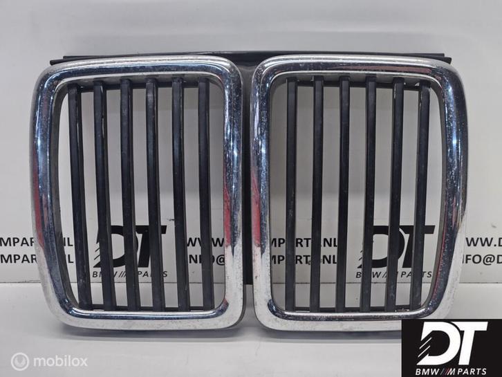 Grille BMW 3-serie E30 ('83-'92) 51131945877, Auto-onderdelen, Carrosserie en Plaatwerk, BMW, Gebruikt, Ophalen of Verzenden