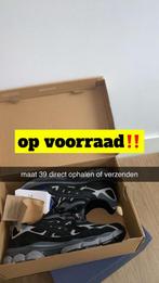 Asics zwart maat 39, Kleding | Heren, Schoenen, Ophalen of Verzenden, Zo goed als nieuw, Asics, Sportschoenen
