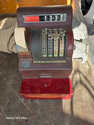 Kassa Antieke werkend van National beschikbaar voor biedingen